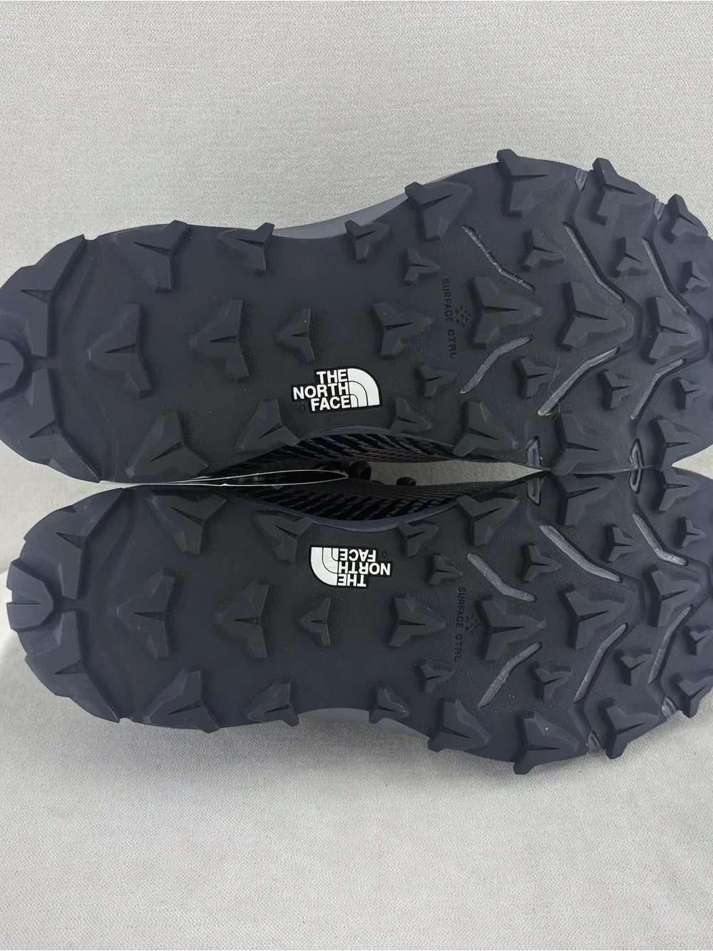 The North Face grey/blue Men's Vectiv Trail Shoe - size 8.5/41 New with tags